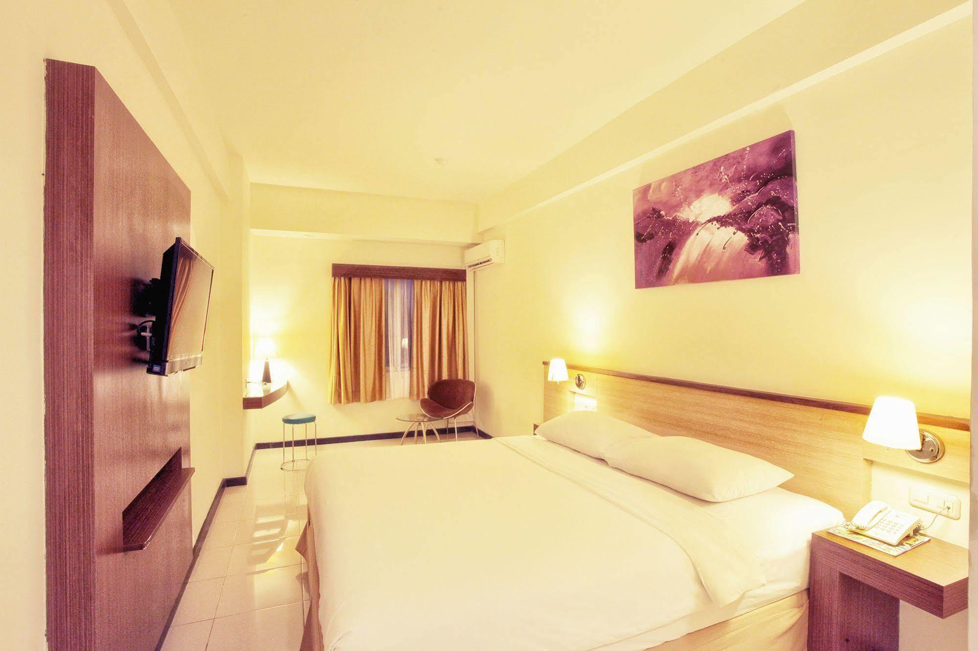 Everyday Smart Hotel - Маланг Екстер'єр фото